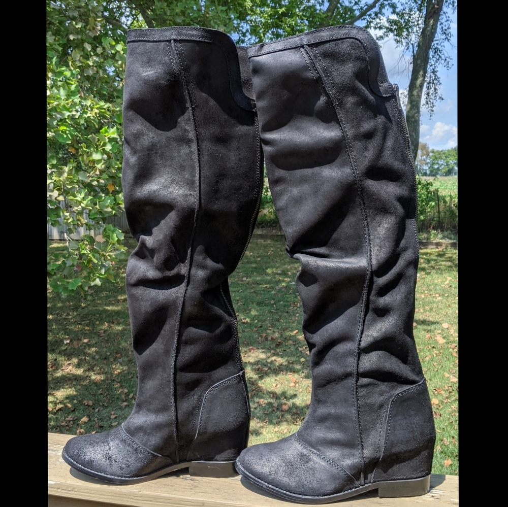 Women's Black Knee-High Boots